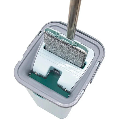 Pachet Curatenie Profesional Mop cu Galeata si 2 Rezerve Microfibra